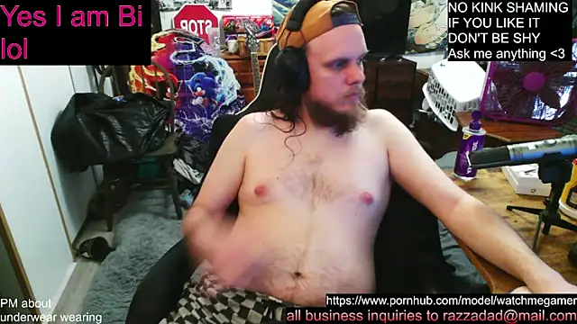 Snapshot of watchmegamer chatting on December 1, 4:56 pm watchmegamer online show from December 1, 4:56 pm