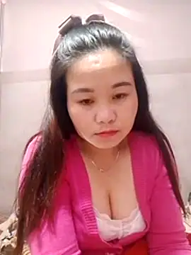 Snapshot of One-two22 chatting on December 4, 10:29 pm One-two22 online show from December 4, 10:29 pm