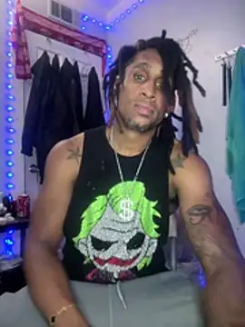 Snapshot of MTheRealrDLlongCrippler chatting on April 22, 9:44 am MTheRealrDLlongCrippler online show from April 22, 9:44 am