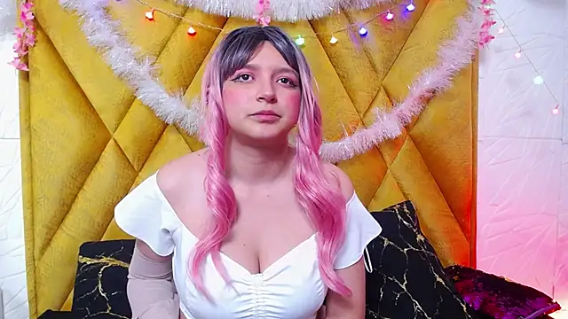 Snapshot of CandySwan chatting on December 3, 4:31 am CandySwan online show from December 3, 4:31 am