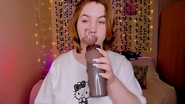 Snapshot of lovelyy_julia chatting on December 20, 6:09 am lovelyy julia online show from December 20, 6:09 am