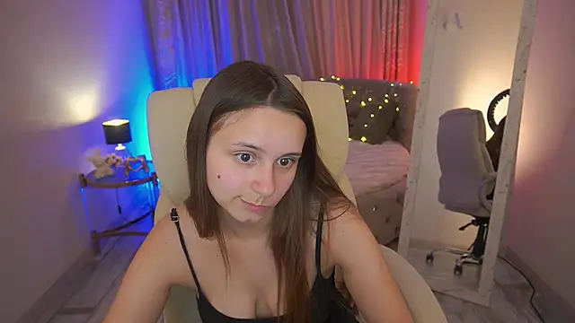 TinyNatalie online show from June 15, 8:22 pm