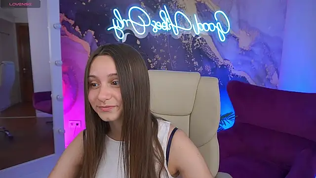 TinyNatalie online show from June 19, 7:06 pm