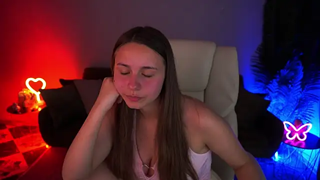 TinyNatalie online show from July 8, 8:46 pm