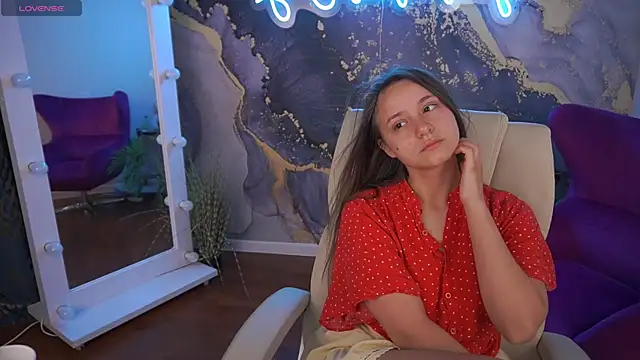 TinyNatalie online show from July 10, 1:54 am