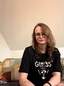 norafack33 online show from December 14, 4:45 pm