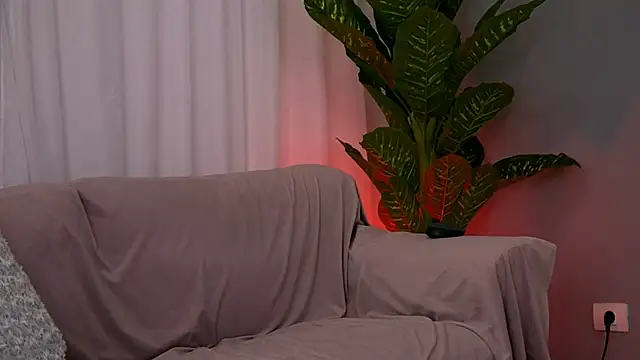 VanessaSinX online show from December 4, 8:39 pm