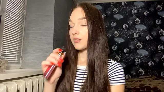 YahairaDuracher online show from December 4, 6:44 am