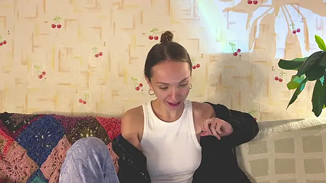 Snapshot of PaulaTisch chatting on December 1, 4:12 pm PaulaTisch online show from December 1, 4:12 pm