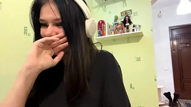 Snapshot of TraceeSchutt chatting on December 3, 8:29 pm TraceeSchutt online show from December 3, 8:29 pm