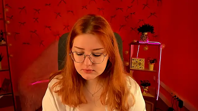 StaceyJensen online show from December 18, 9:26 am