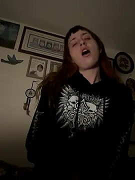 ashtrayhaterz online show from November 23, 1:33 pm