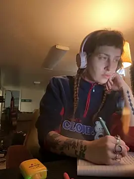 ashtrayhaterz online show from November 26, 7:48 pm