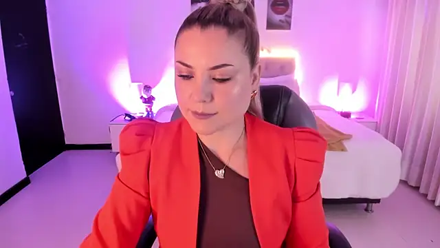 Snapshot of Violeta_Hotter chatting on December 5, 11:19 am Violeta Hotter online show from December 5, 11:19 am