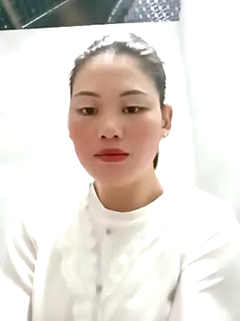 Snapshot of lynae-0 chatting on December 4, 8:34 am lynae-0 online show from December 4, 8:34 am