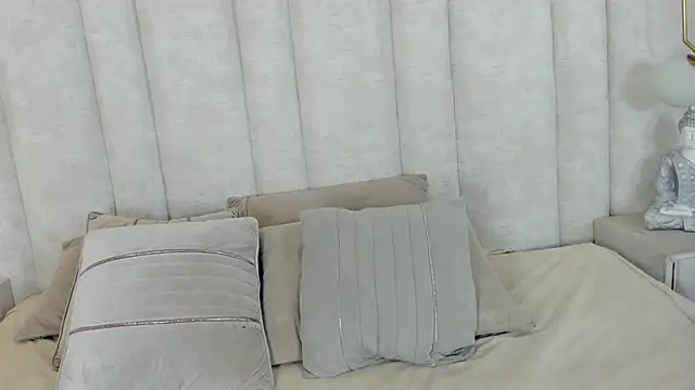 Nyla azura online show from February 13, 4:52 am