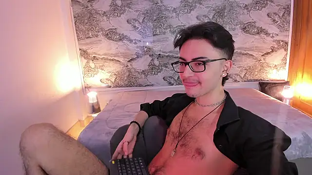 Snapshot of Im_Dayros chatting on November 27, 7:16 pm Im Dayros online show from November 27, 7:16 pm