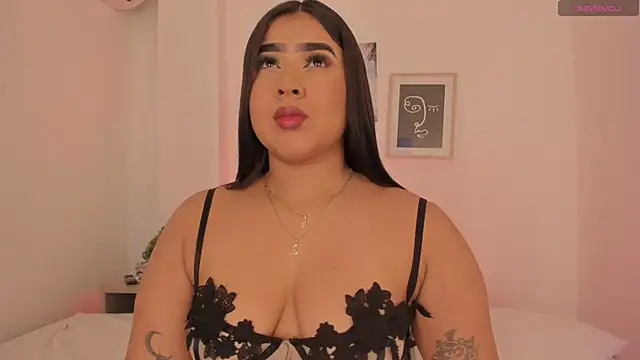 Snapshot of alejandrarojas_ chatting on March 28, 1:00 pm alejandrarojas online show from March 28, 1:00 pm