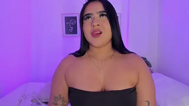 Snapshot of alejandrarojas_ chatting on April 23, 12:51 pm alejandrarojas online show from April 23, 12:51 pm