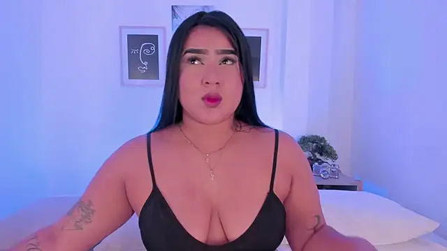 Snapshot of alejandrarojas_ chatting on April 30, 1:06 pm alejandrarojas online show from April 30, 1:06 pm