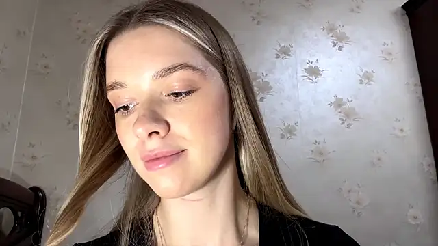 MichikoWienandt online show from December 14, 2:11 pm