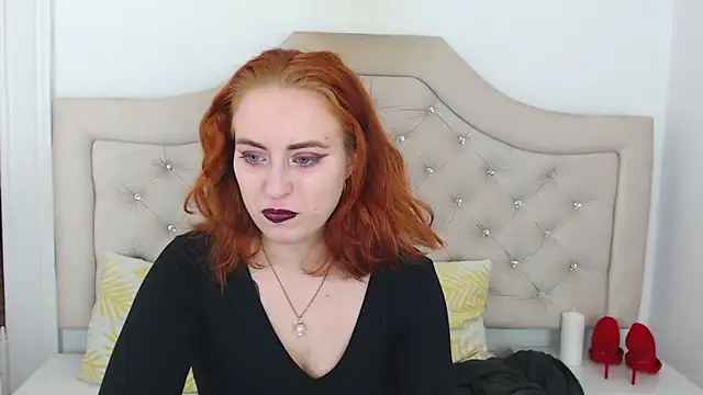 Snapshot of RubyBigBoobs chatting on December 4, 4:27 pm RubyBigBoobs online show from December 4, 4:27 pm