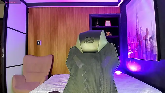 DeboraCopper online show from February 26, 9:41 am