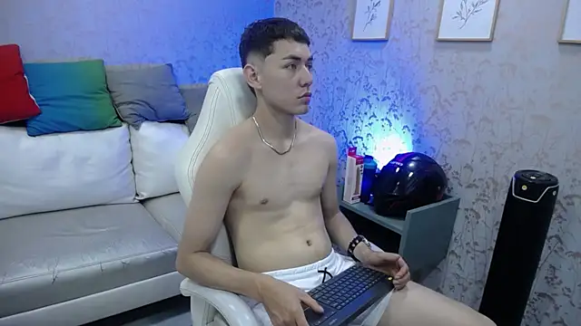 LoganFoster  online show from December 18, 8:26 pm