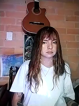 Snapshot of JennBenett_ chatting on December 5, 1:47 am JennBenett online show from December 5, 1:47 am