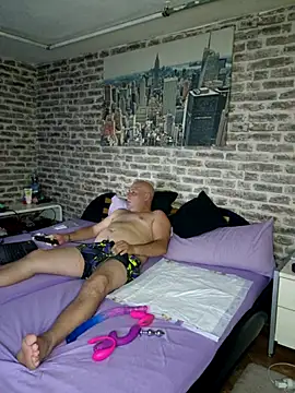 SquirtPassion1995 online show from July 18, 9:40 pm