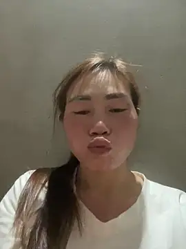 Snapshot of meganmeo chatting on February 15, 4:14 pm meganmeo online show from February 15, 4:14 pm