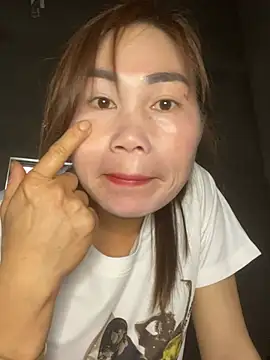 Snapshot of meganmeo chatting on February 17, 3:58 am meganmeo online show from February 17, 3:58 am