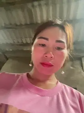 Snapshot of meganmeo chatting on February 23, 1:47 am meganmeo online show from February 23, 1:47 am