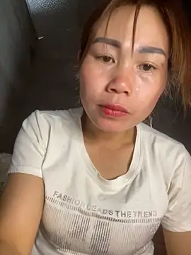 Snapshot of meganmeo chatting on February 25, 6:01 am meganmeo online show from February 25, 6:01 am