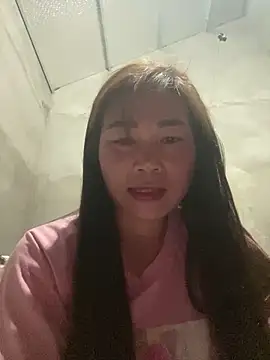 Snapshot of meganmeo chatting on March 1, 3:25 pm meganmeo online show from March 1, 3:25 pm