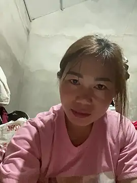 Snapshot of meganmeo chatting on March 8, 2:10 pm meganmeo online show from March 8, 2:10 pm