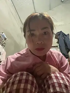 Snapshot of meganmeo chatting on March 15, 1:28 pm meganmeo online show from March 15, 1:28 pm