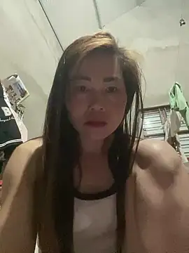 Snapshot of meganmeo chatting on March 17, 3:04 pm meganmeo online show from March 17, 3:04 pm