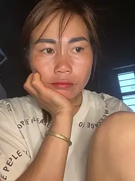 Snapshot of meganmeo chatting on March 18, 5:32 am meganmeo online show from March 18, 5:32 am