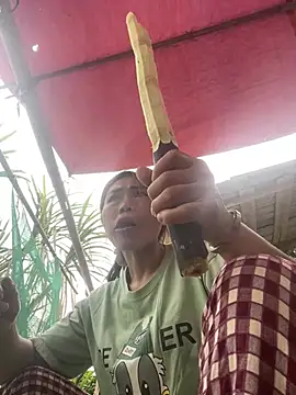 Snapshot of meganmeo chatting on March 28, 6:24 am meganmeo online show from March 28, 6:24 am