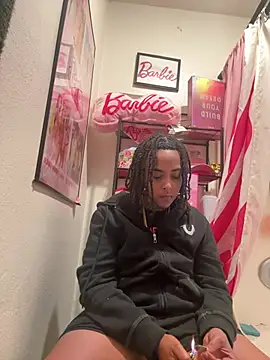 Snapshot of seductivefreak7 chatting on February 15, 5:48 am seductivefreak7 online show from February 15, 5:48 am