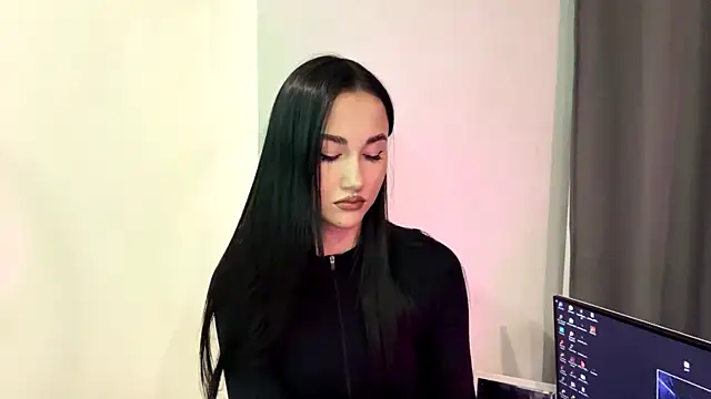 Snapshot of Beautyofnlka chatting on November 27, 12:51 pm Beautyofnlka online show from November 27, 12:51 pm