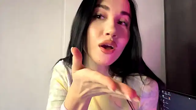 Snapshot of Beautyofnlka chatting on November 28, 1:47 pm Beautyofnlka online show from November 28, 1:47 pm