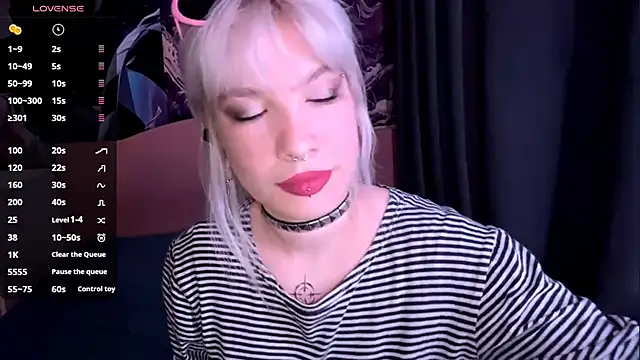 Snapshot of LolaDollyMur chatting on November 23, 8:08 pm LolaDollyMur online show from November 23, 8:08 pm