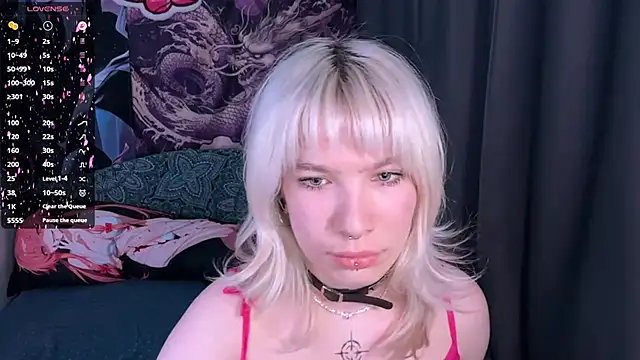 Snapshot of LolaDollyMur chatting on December 16, 7:19 pm LolaDollyMur online show from December 16, 7:19 pm