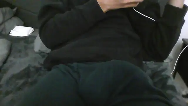 Snapshot of latinman7944 chatting on April 13, 6:30 am latinman7944 online show from April 13, 6:30 am