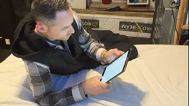 Snapshot of famous1tad chatting on November 26, 7:31 am famous1tad online show from November 26, 7:31 am