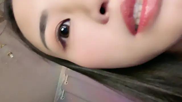 Snapshot of GD-girl001 chatting on November 27, 2:19 pm GD-girl001 online show from November 27, 2:19 pm