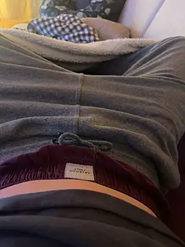 Snapshot of nightbound99 chatting on April 29, 7:20 pm nightbound99 online show from April 29, 7:20 pm