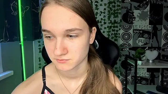 Snapshot of helgicuteness chatting on February 14, 11:29 am helgicuteness online show from February 14, 11:29 am